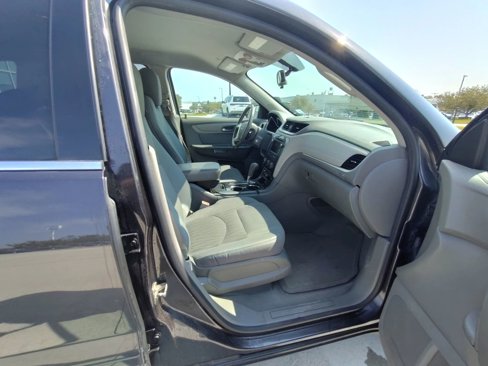 Used 2016 Chevrolet Traverse LT w/ Style and Technology Package image 13