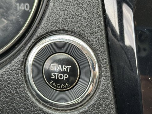 Used 2018 Nissan Rogue Sport SV image 28