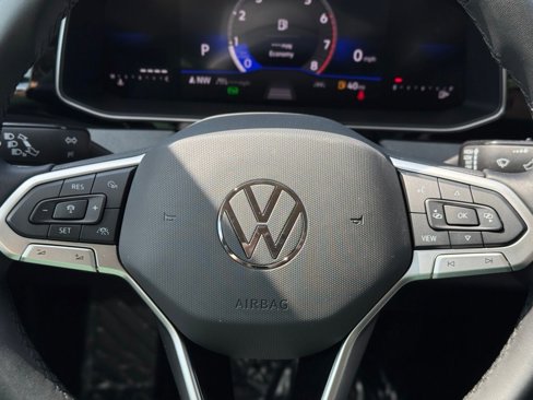 Used 2025 Volkswagen Jetta SE image 22