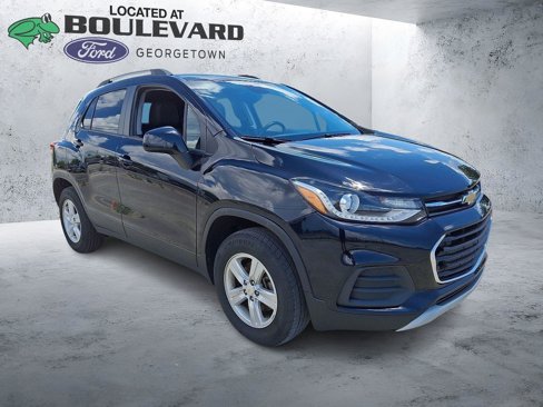 Used 2022 Chevrolet Trax LT w/ Driver Confidence Package image 3