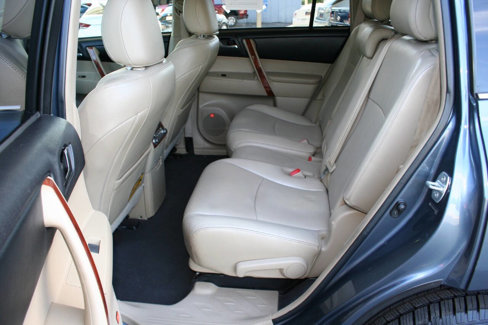 Used 2012 Toyota Highlander Limited image 25