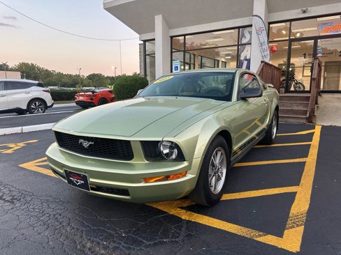 Used 2005 Ford Mustang Coupe image 3