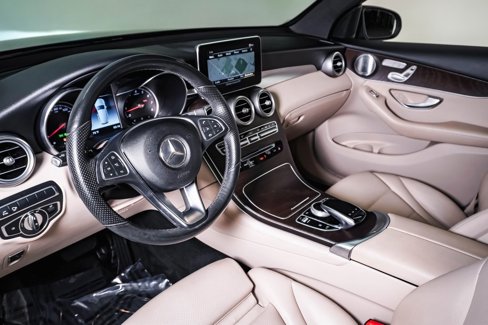 Used 2018 Mercedes-Benz GLC 300 4MATIC image 18
