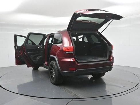 Used 2017 Jeep Grand Cherokee Laredo image 35