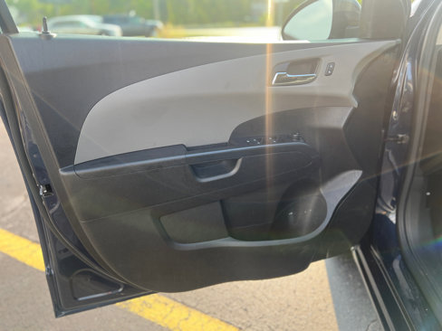 Used 2015 Chevrolet Sonic LT image 13