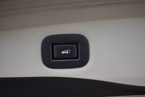Used 2018 Nissan Rogue SL w/ Premium Package image 48