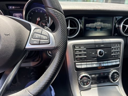 Certified 2020 Mercedes-Benz SLC 300 image 4