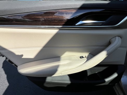 Used 2017 BMW 530i image 30