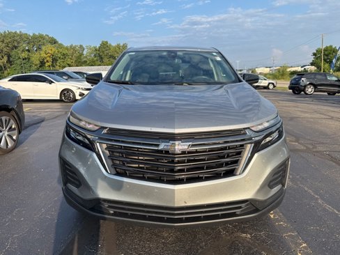 Used 2023 Chevrolet Equinox LS w/ LS Convenience Package image 2