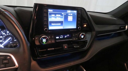 Certified 2022 Toyota Highlander XSE image 36
