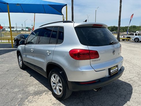 Used 2017 Volkswagen Tiguan S image 7