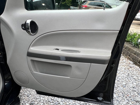 Used 2009 Chevrolet HHR LT w/ LT Preferred Equipment Group image 17