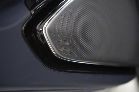 Used 2025 Ferrari Roma Spider image 24