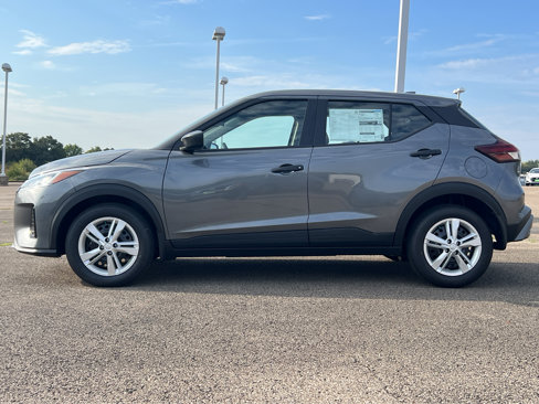 New 2025 Nissan Kicks Play S image 4