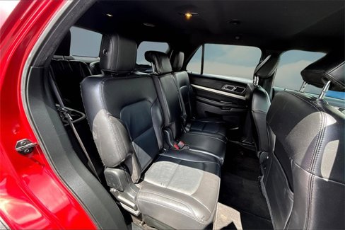 Used 2018 Ford Explorer XLT w/ Equipment Group 202A image 25