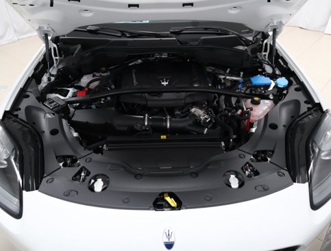 New 2025 Maserati Grecale GT image 10