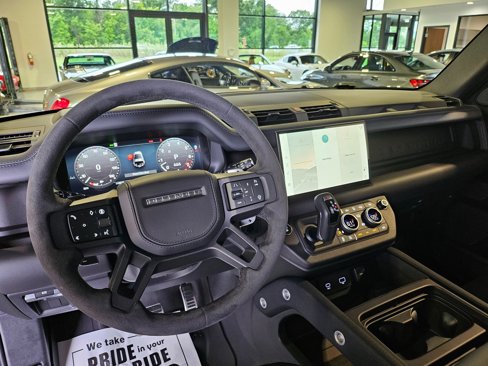 Used 2024 Land Rover Defender 90 V8 image 18
