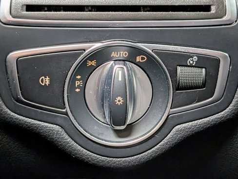 Used 2020 Mercedes-Benz C 300 4MATIC Sedan image 32