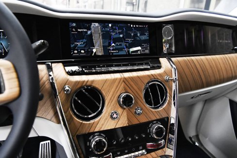 New 2025 Rolls-Royce Cullinan image 20