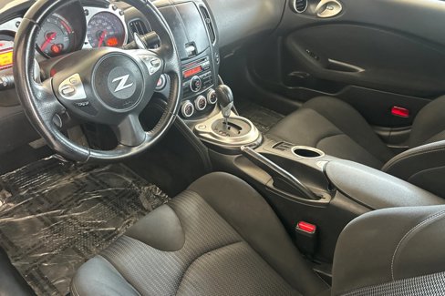 Used 2010 Nissan 370Z Touring w/ Aerodynamics Pkg image 12