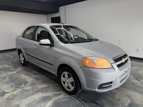 Used 2010 Chevrolet Aveo LT w/ Power and Convenience Package image 5