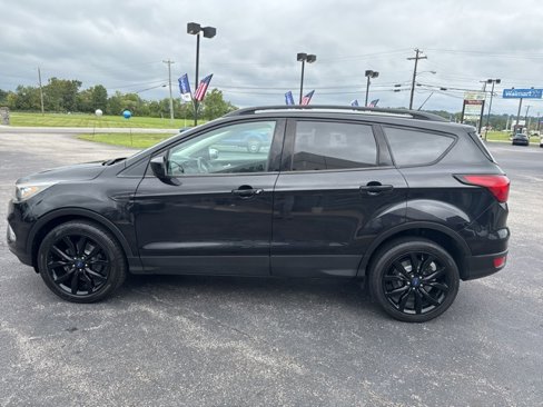 Used 2019 Ford Escape SE image 32