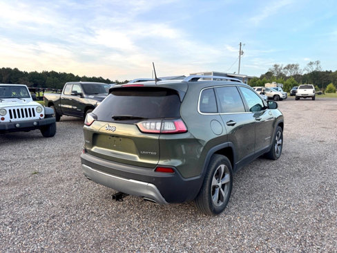 Used 2019 Jeep Cherokee Limited image 9