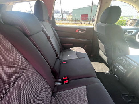 Used 2018 Nissan Pathfinder SV w/ SV Tech Package image 49