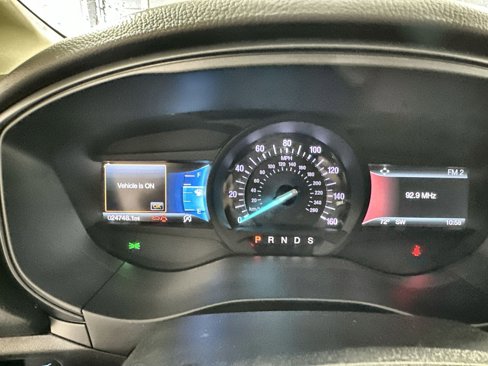 Used 2018 Ford Fusion SE w/ Fusion SE Technology Package image 17