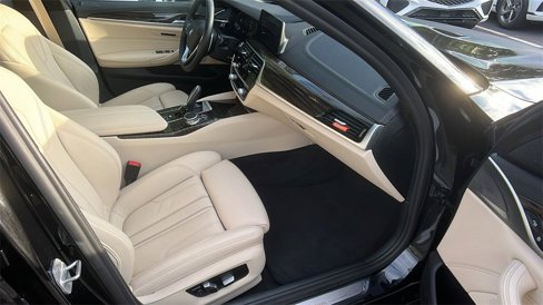 Used 2020 BMW 530i w/ Premium Package image 18