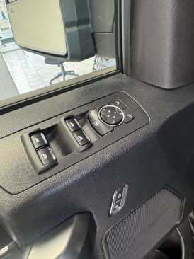 Used 2017 Ford F150 XLT w/ Equipment Group 302A Luxury image 11