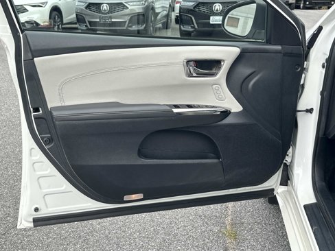 Used 2018 Toyota Avalon XLE Premium image 17
