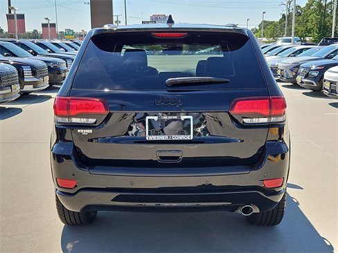 Used 2020 Jeep Grand Cherokee Altitude image 11