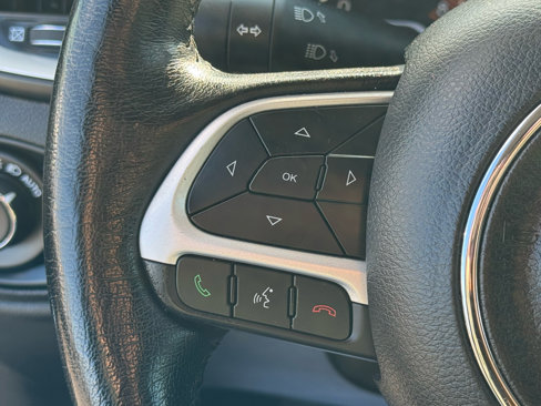 Used 2021 Jeep Renegade Latitude w/ Luxury Group I image 14