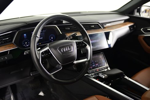 Certified 2022 Audi e-tron Premium w/ Convenience Plus Package image 3