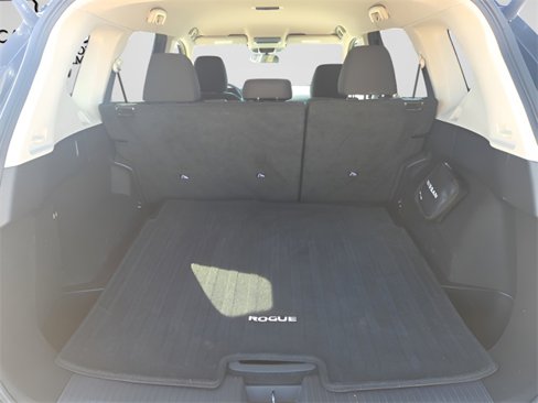 Used 2024 Nissan Rogue SV image 17