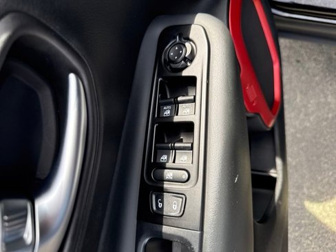 Used 2020 Jeep Renegade Trailhawk image 14