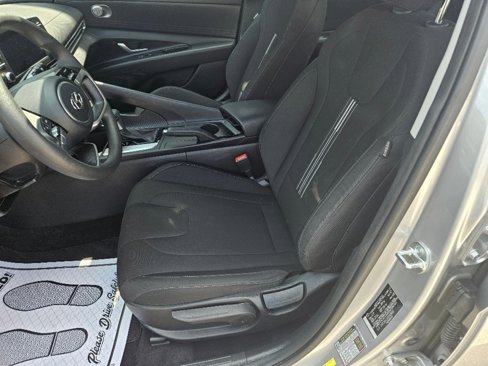 Used 2023 Hyundai Elantra SEL image 18