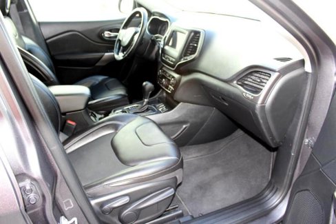 Used 2021 Jeep Cherokee Latitude Plus image 19