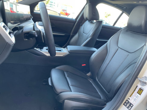 Used 2025 BMW 330i xDrive Sedan image 7