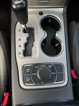 Used 2011 Jeep Grand Cherokee Limited w/ Luxury Group II image 34
