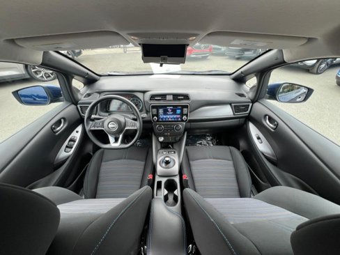 Used 2025 Nissan Leaf S image 21