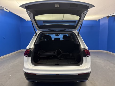 Used 2021 Volkswagen Tiguan SE image 27