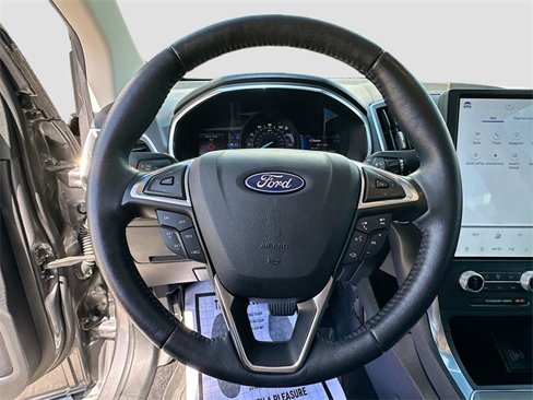 Used 2021 Ford Edge Titanium image 11