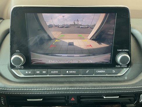 Used 2022 Nissan Rogue SV image 15