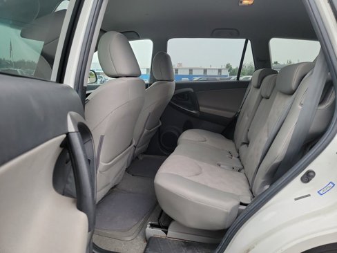 Used 2011 Toyota RAV4 4WD image 22