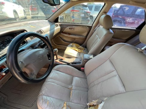 Used 2000 Toyota Camry XLE image 9