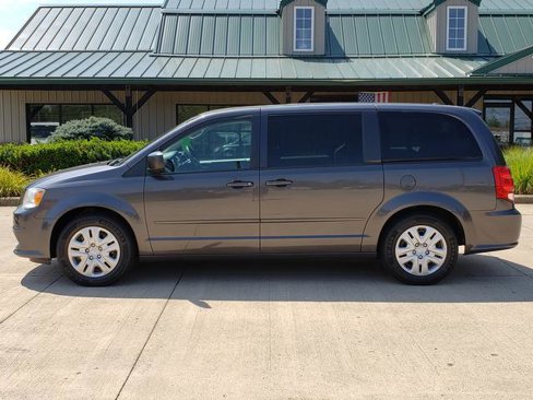 Used 2017 Dodge Grand Caravan SE w/ Power Window Group image 2