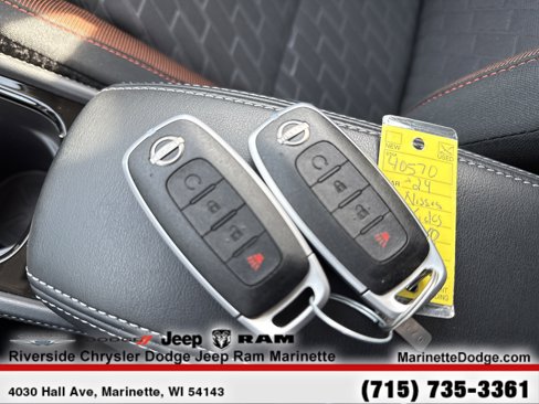 Used 2024 Nissan Kicks SR image 31