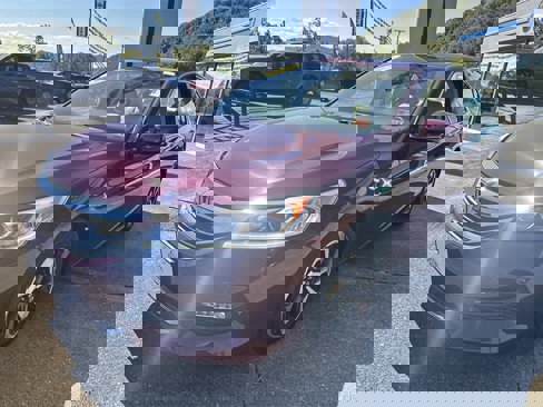 Used 2017 Honda Accord EX image 10